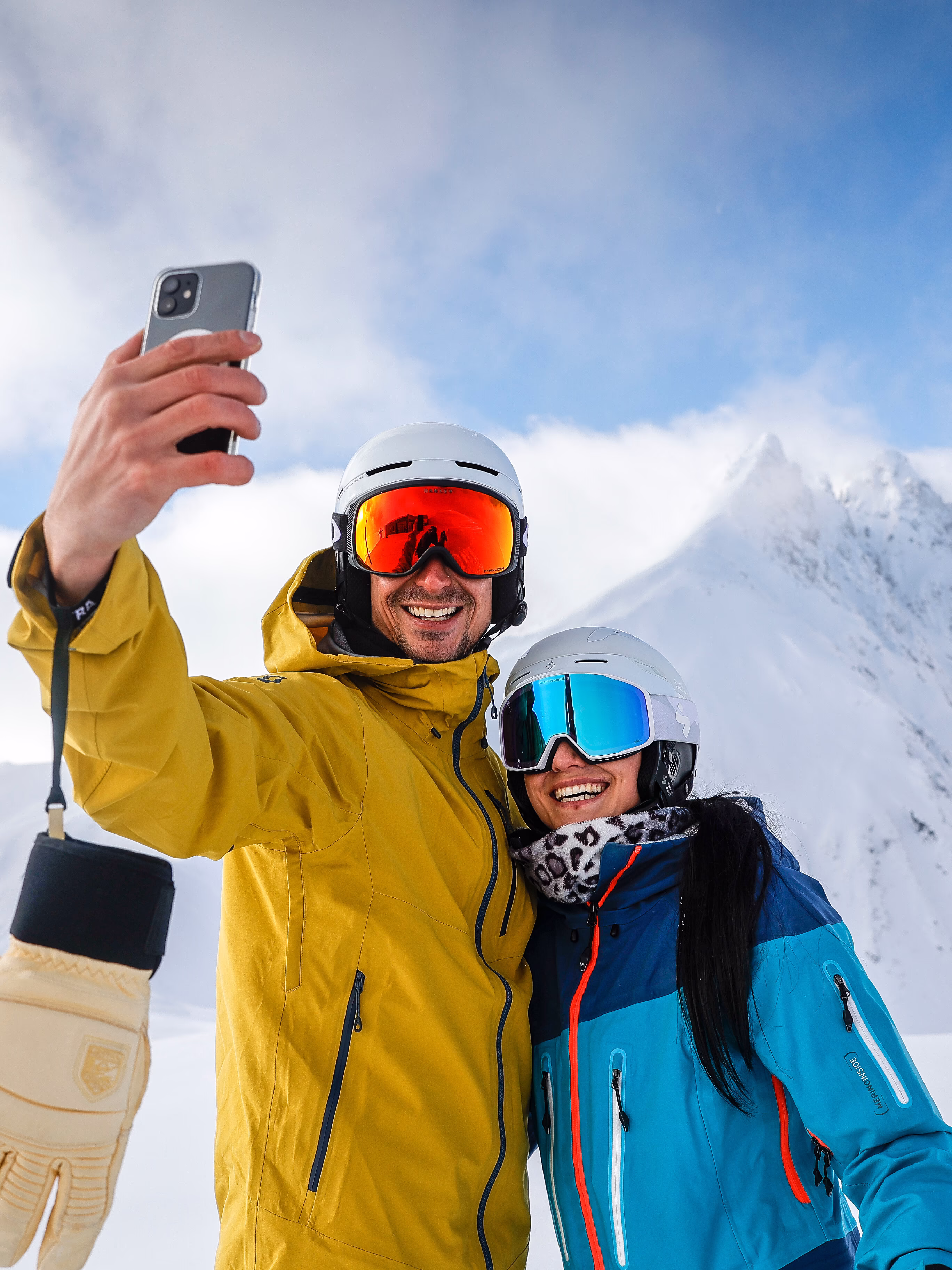 Selfie von zwei Skifahrern © Erste Ferienregion im Zillertal / Andi Frank